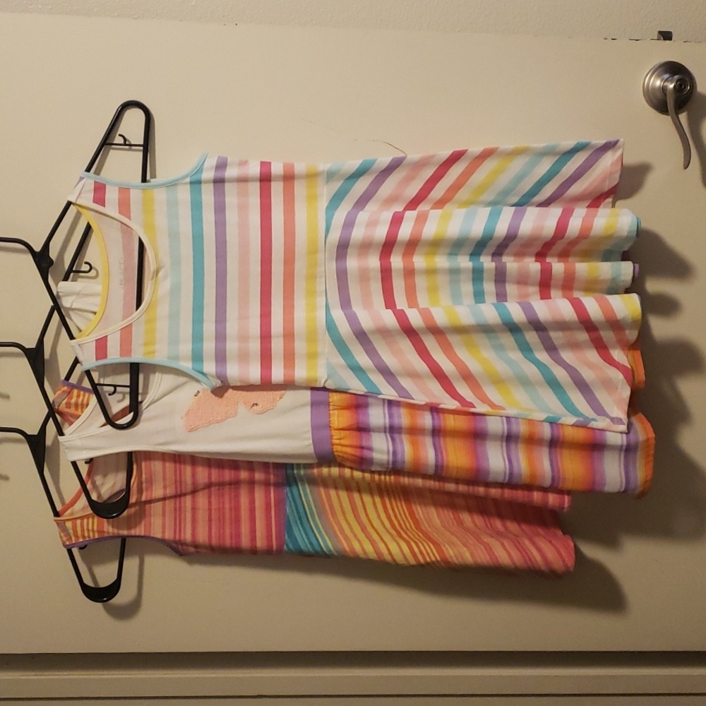 A set of 3 girls dresses